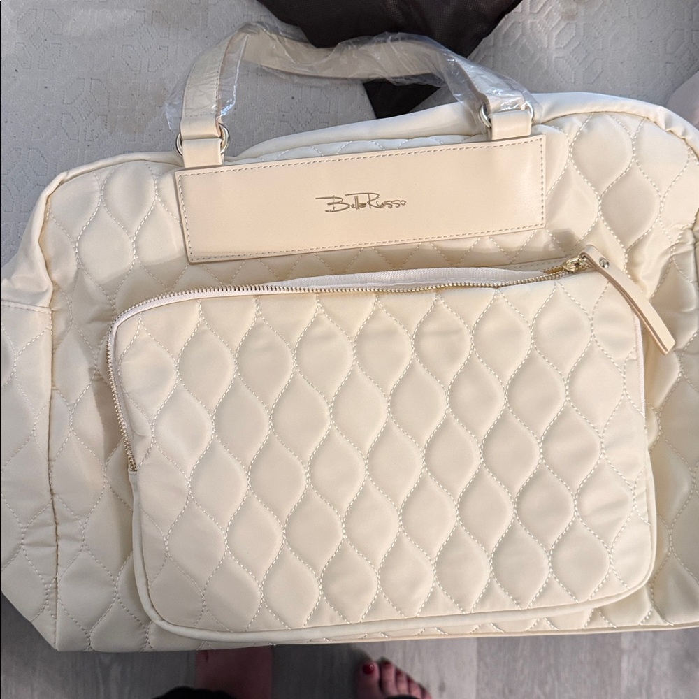 NWT Bella Russo Cream White Quilted
Weekender Duffle Bag 17.7"